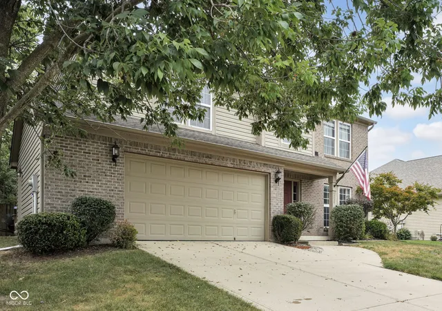 Photo 3 of Single family home for sale at 4254 Princeton Park, Columbus, IN 47201 | MLS# 22116585 | Listing updated on 2026-09-02
