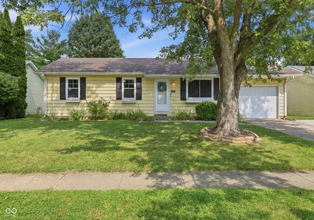 1st image of 2002 Manor Dr, Lebanon, IN 46052 | MLS# 22116592