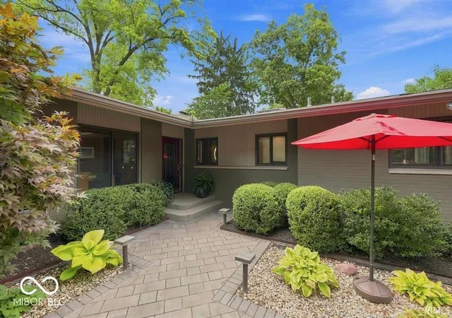 5th image of 411 N Wildwood Ln, Muncie, IN 47304 | MLS# 22116596