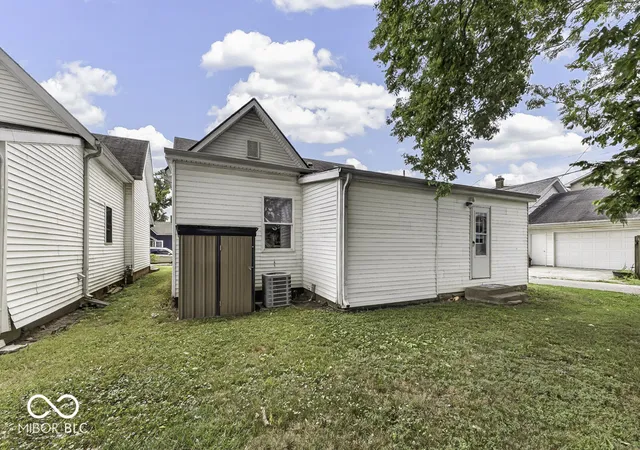 41st image of 218 E Taylor St, Shelbyville, IN 46176 | MLS# 22116601