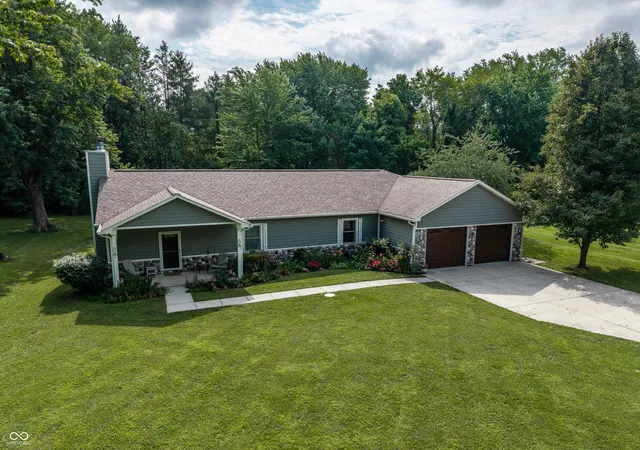2nd image of 110 Pasadena Rd, Noblesville, IN 46062 | MLS# 22116605
