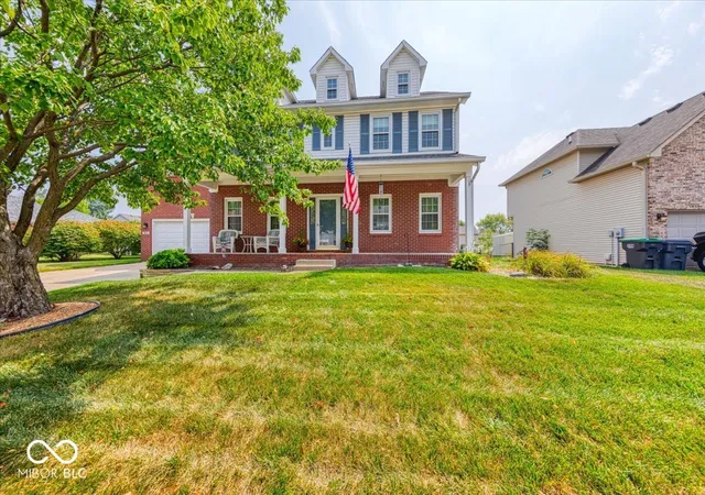 Photo 1 of Single family home for sale at 415 N Greenbriar Dr, Greenwood, IN 46142 | MLS# 22116606 | Listing updated on 2026-08-18