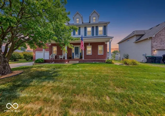 Photo 2 of Single family home for sale at 415 N Greenbriar Dr, Greenwood, IN 46142 | MLS# 22116606 | Listing updated on 2026-08-18