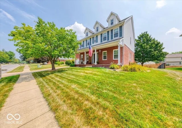 Photo 3 of Single family home for sale at 415 N Greenbriar Dr, Greenwood, IN 46142 | MLS# 22116606 | Listing updated on 2026-08-18