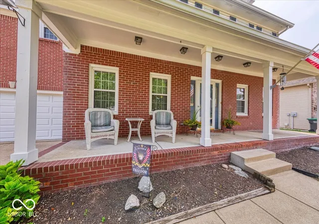 Photo 4 of Single family home for sale at 415 N Greenbriar Dr, Greenwood, IN 46142 | MLS# 22116606 | Listing updated on 2026-08-18
