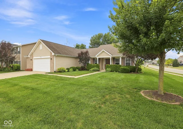Photo 3 of Single family home for sale at 4459 Everest Dr S, Westfield, IN 46062 | MLS# 22116607 | Listing updated on 2026-09-23