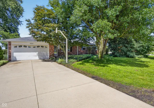 Photo 3 of Single family home for sale at 5370 E Forster Ave, Columbus, IN 47201 | MLS# 22116608 | Listing updated on 2026-09-23