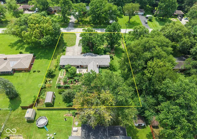 Photo 3 of Sale Pending at 19720 Allisonville Rd, Noblesville, IN 46060 | MLS# 22116620 | Listing updated on 2026-09-29