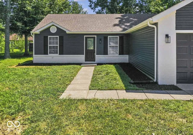 3rd image of 11418 Cherry Lake Cir, Indianapolis, IN 46235 | MLS# 22116636