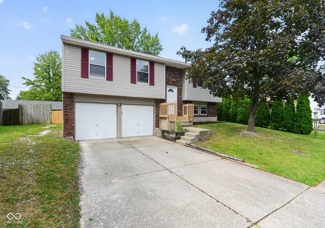 2nd image of 5631 Yucatan Dr, Indianapolis, IN 46237 | MLS# 22116651