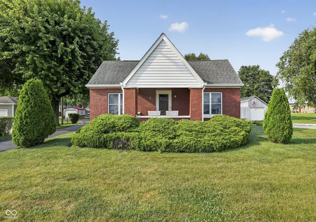 2nd image of 5037 W Us Hwy 52 Hwy W, New Palestine, IN 46163 | MLS# 22116655