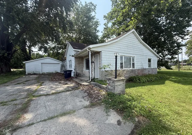 1st image of 2705 S H St, Elwood, IN 46036 | MLS# 22116674