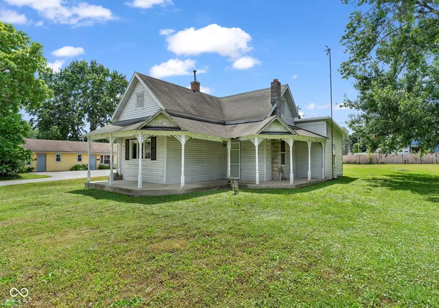 Photo 1 of Single family home for sale at 204 S Lafayette St, Cloverdale, IN 46120 | MLS# 22116677 | Listing updated on 2026-08-25