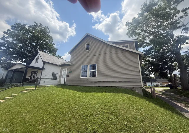 2nd image of 1321 S B St, Elwood, IN 46036 | MLS# 22116689