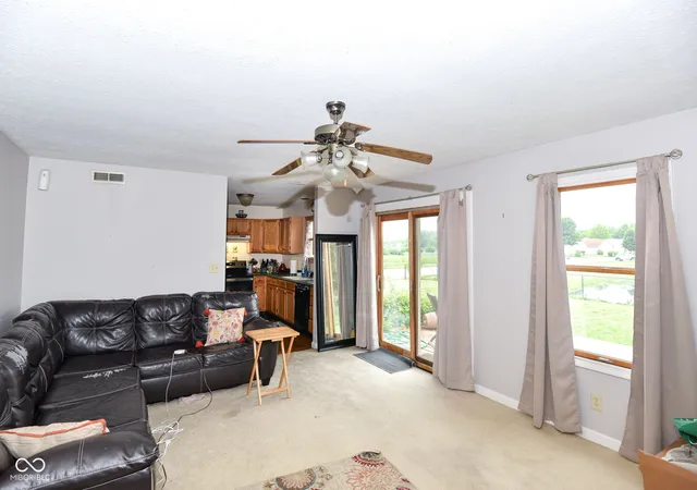 Photo 4 of Single family home for sale at 7901 Oakdale Ln, Indianapolis, IN 46214 | MLS# 22116698 | Listing updated on 2026-10-06