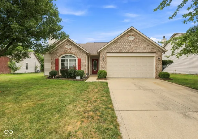 Photo 2 of Single family home for sale at 14058 Meadow Lake Dr, Fishers, IN 46038 | MLS# 22116700 | Listing updated on 2026-09-23