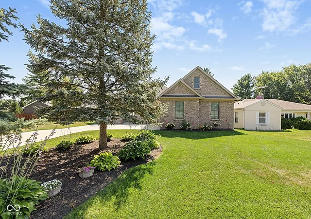 Photo 3 of Single family home for sale at 2309 Elmwood Dr, Lebanon, IN 46052 | MLS# 22116708 | Listing updated on 2026-10-01