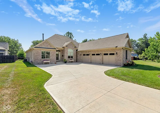 Photo 3 of Single family home for sale at 2309 Elmwood Dr, Lebanon, IN 46052 | MLS# 22116708 | Listing updated on 2026-10-01