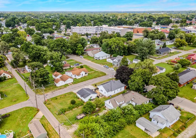 44th image of 300 Hege Ave, Columbus, IN 47201 | MLS# 22116710