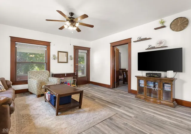 Photo 4 of Single family home for sale at 300 Hege Ave, Columbus, IN 47201 | MLS# 22116710 | Listing updated on 2026-09-23