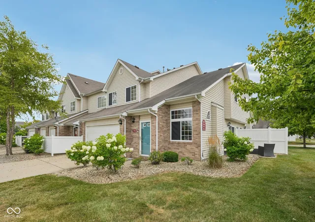 2nd image of 5933 Marina View Dr, Indianapolis, IN 46237 | MLS# 22116718