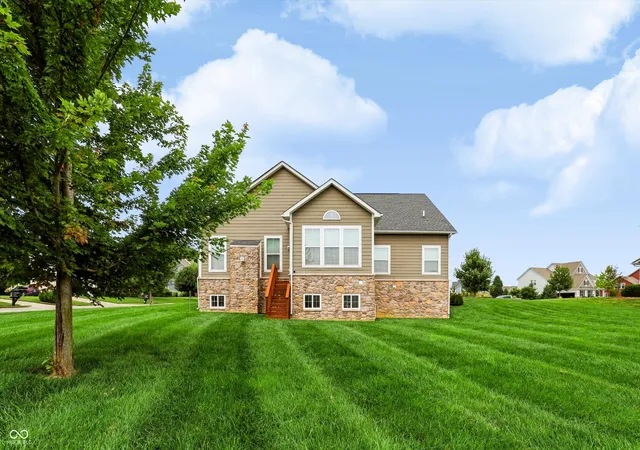 Photo 3 of Single family home for sale at 5103 Rangewood Dr, Noblesville, IN 46062 | MLS# 22116723 | Listing updated on 2026-07-30