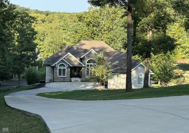 3rd image of 11911 W Grandview Dr, Columbus, IN 47201 | MLS# 22116740