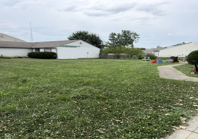 Photo 2 of Single family home for sale at 3631 Lacebark Dr, Indianapolis, IN 46235 | MLS# 22116753 | Listing updated on 2026-07-29