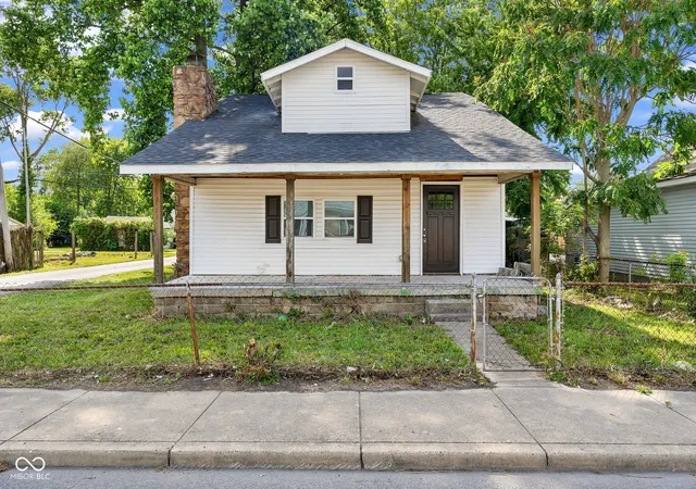 Photo 1 of Single family home for sale at 2519 Jackson St, Anderson, IN 46016 | MLS# 22116763 | Listing updated on 2026-08-27