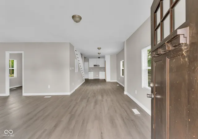 Photo 3 of Single family home for sale at 2519 Jackson St, Anderson, IN 46016 | MLS# 22116763 | Listing updated on 2026-08-27