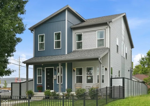 2nd image of 1904 Carrollton Ave, Indianapolis, IN 46202 | MLS# 22116769