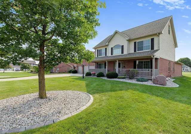 3rd image of 4009 S Loganberry Ct, New Palestine, IN 46163 | MLS# 22116770