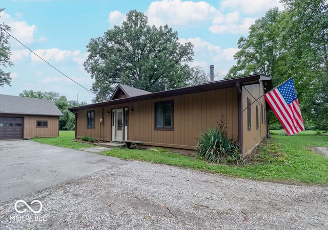 2nd image of 6741 Camby Rd, Indianapolis, IN 46221 | MLS# 22116785