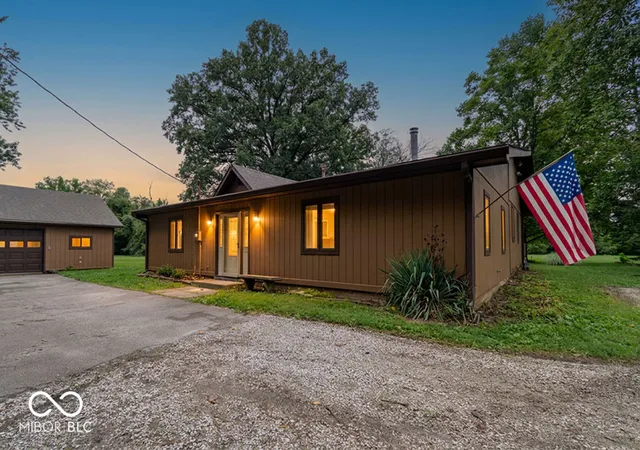 Photo 3 of Single family home for sale at 6741 Camby Rd, Indianapolis, IN 46221 | MLS# 22116785 | Listing updated on 2026-09-30