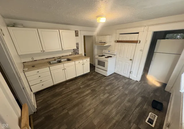 5th image of 2524 Paris Ave, Indianapolis, IN 46208 | MLS# 22116788