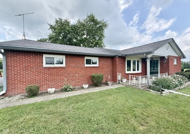 2nd image of 9221 S County Road 200 E, Muncie, IN 47302 | MLS# 22116789