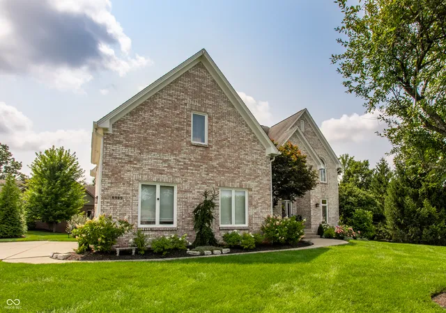 Photo 3 of Sale Pending at 8989 Bay Breeze Ln, Indianapolis, IN 46236 | MLS# 22116816 | Listing updated on 2026-09-08