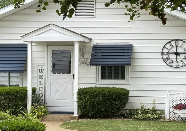 Photo 3 of Sale Pending at 4800 E 50 North, Columbus, IN 47203 | MLS# 22116818 | Listing updated on 2026-09-02