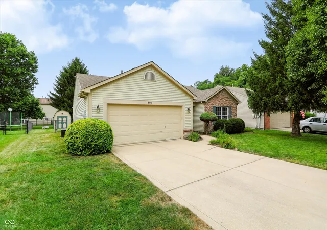 2nd image of 8546 Smithfield Ln, Indianapolis, IN 46237 | MLS# 22116825