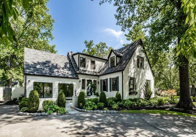 1st image of 228 E 82nd St, Indianapolis, IN 46240 | MLS# 22116831