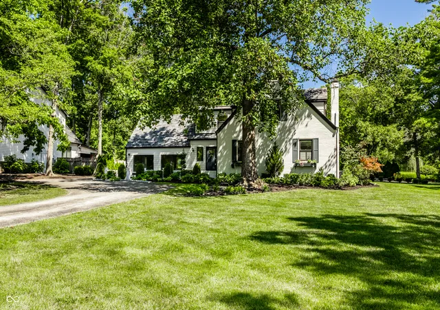3rd image of 228 E 82Nd St, Indianapolis, IN 46240 | MLS# 22116831