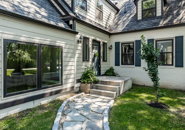 4th image of 228 E 82Nd St, Indianapolis, IN 46240 | MLS# 22116831