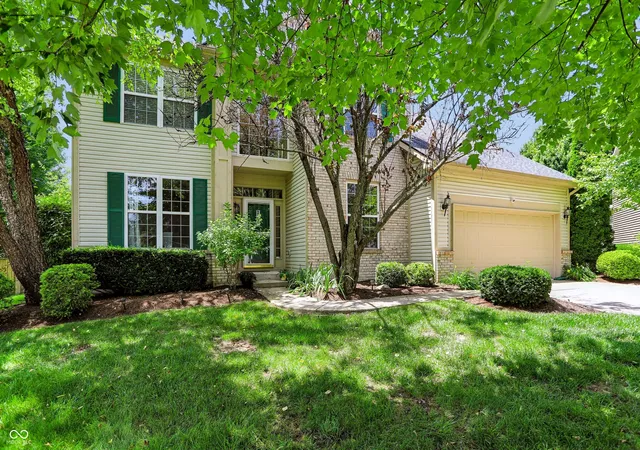 1st image of 11810 Queenwood Dr, Fishers, IN 46037 | MLS# 22116851