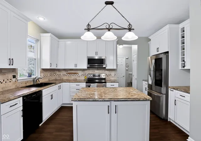Photo 3 of Single family home for sale at 11810 Queenwood Ct, Fishers, IN 46037 | MLS# 22116851 | Listing updated on 2026-09-19