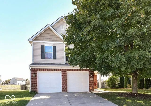 Photo 3 of Sale Pending at 3391 Roundlake Ln, Whitestown, IN 46075 | MLS# 22116854 | Listing updated on 2026-09-07