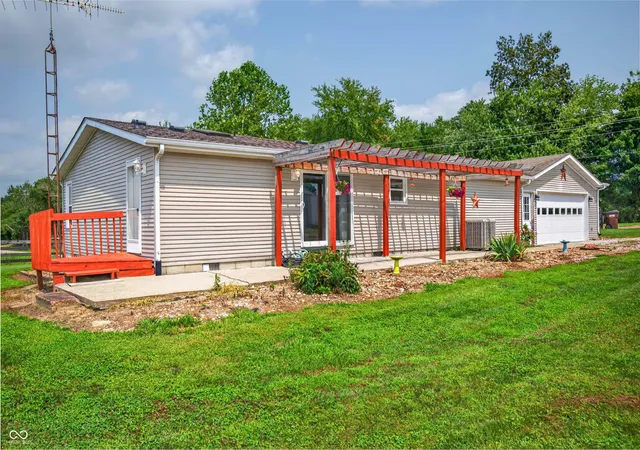 Photo 3 of Single family home for sale at 2248 W State Rd 58, Seymour, IN 47274 | MLS# 22116856 | Listing updated on 2026-08-25