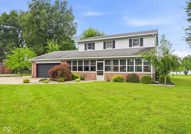 2nd image of 2716 S Meridian Rd, Greenfield, IN 46140 | MLS# 22116859