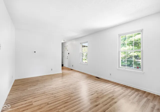 5th image of 921 Front Royal Dr, Indianapolis, IN 46227 | MLS# 22116861