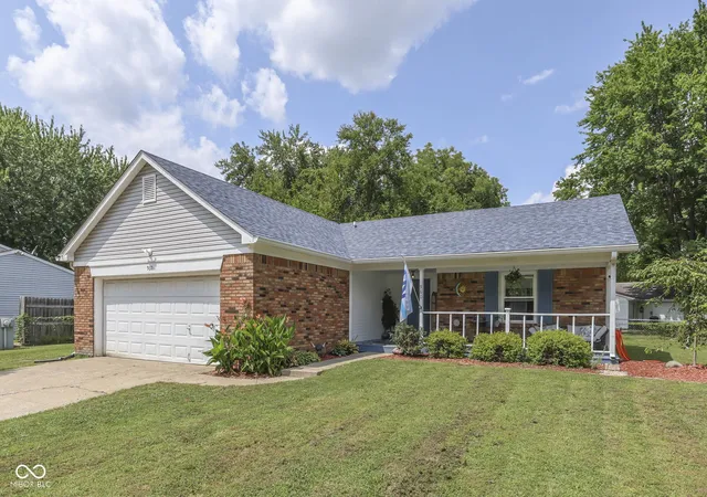 2nd image of 960 W Stop 11 Rd, Indianapolis, IN 46217 | MLS# 22116866