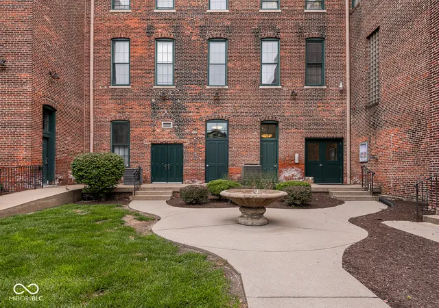 Photo 3 of Condo for sale at 970 Fort Wayne Ave #301, Indianapolis, IN 46202 | MLS# 22116869 | Listing updated on 2026-08-25